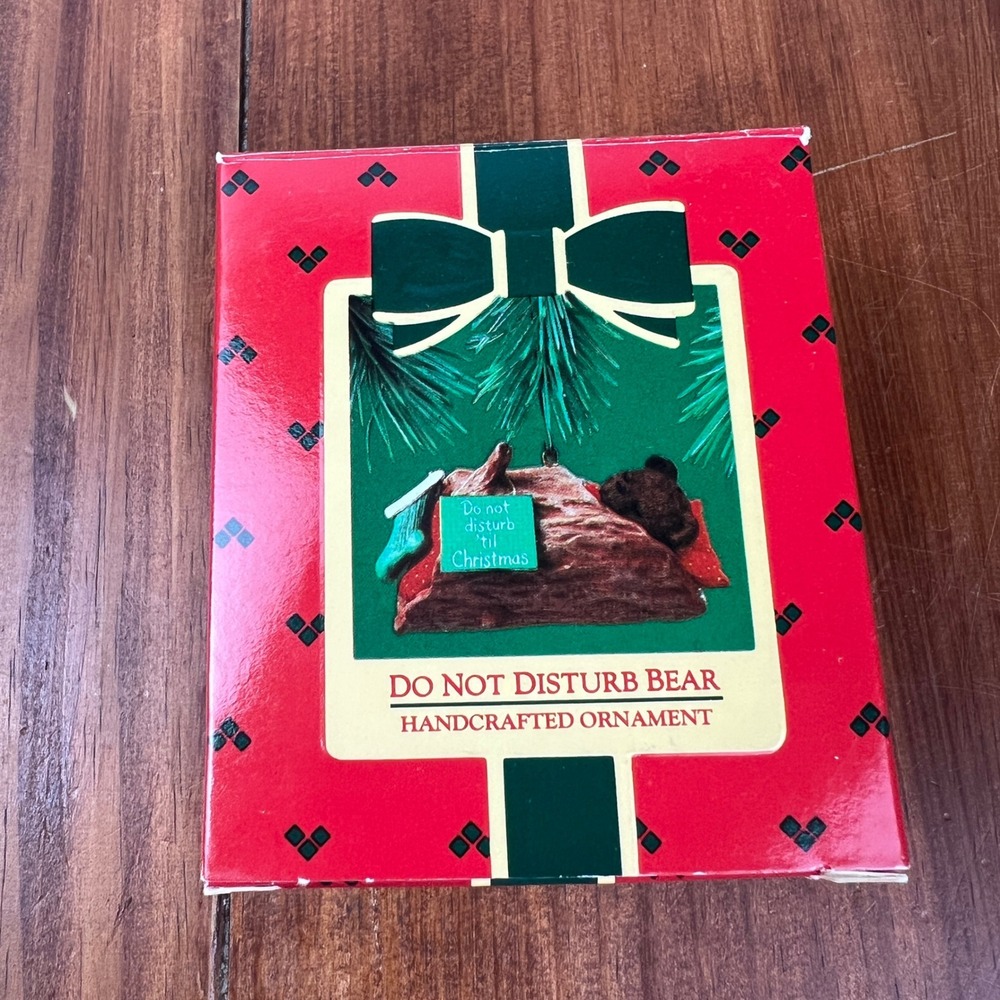 1985 Hallmark Keepsake Do Not Disturb Bear Handcrafted Ornament QX481-2 NEW